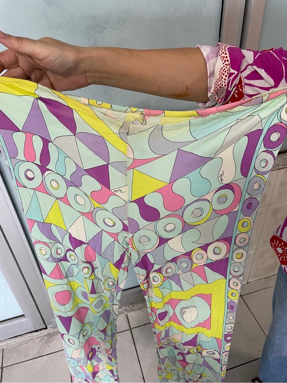 Emilio Pucci Pastel Geometric Flare Pants very vintage need repair waist elastic - Picture 11 of 11